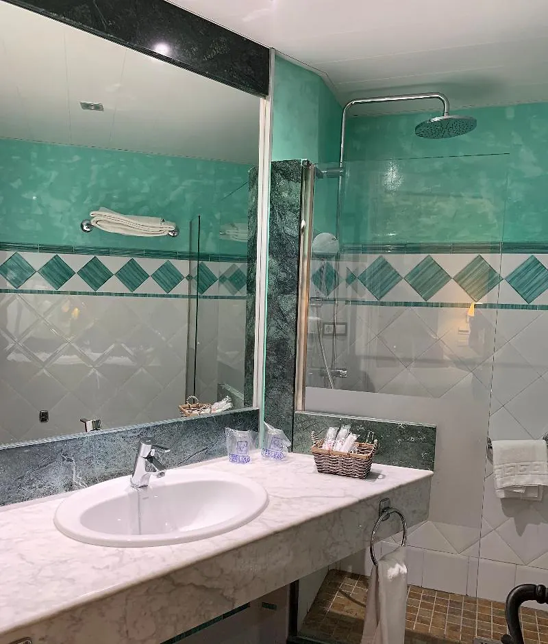 Hotel Santo Domingo Lucena 4*,