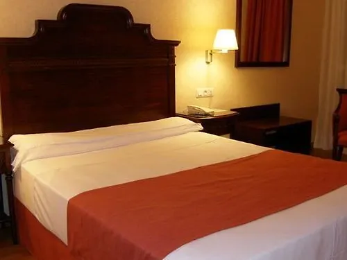 Hotel Santo Domingo Lucena 4*,